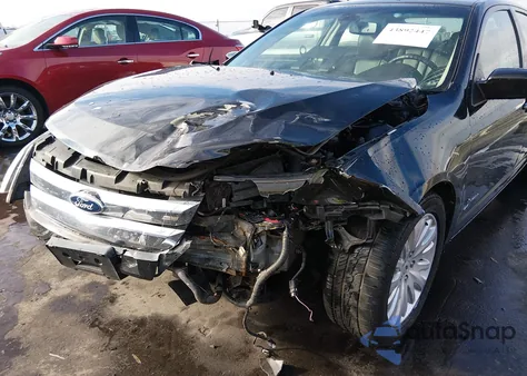 2010 Ford Fusion z USA, uszkodzony, nr VIN 3FADP0135CR203768